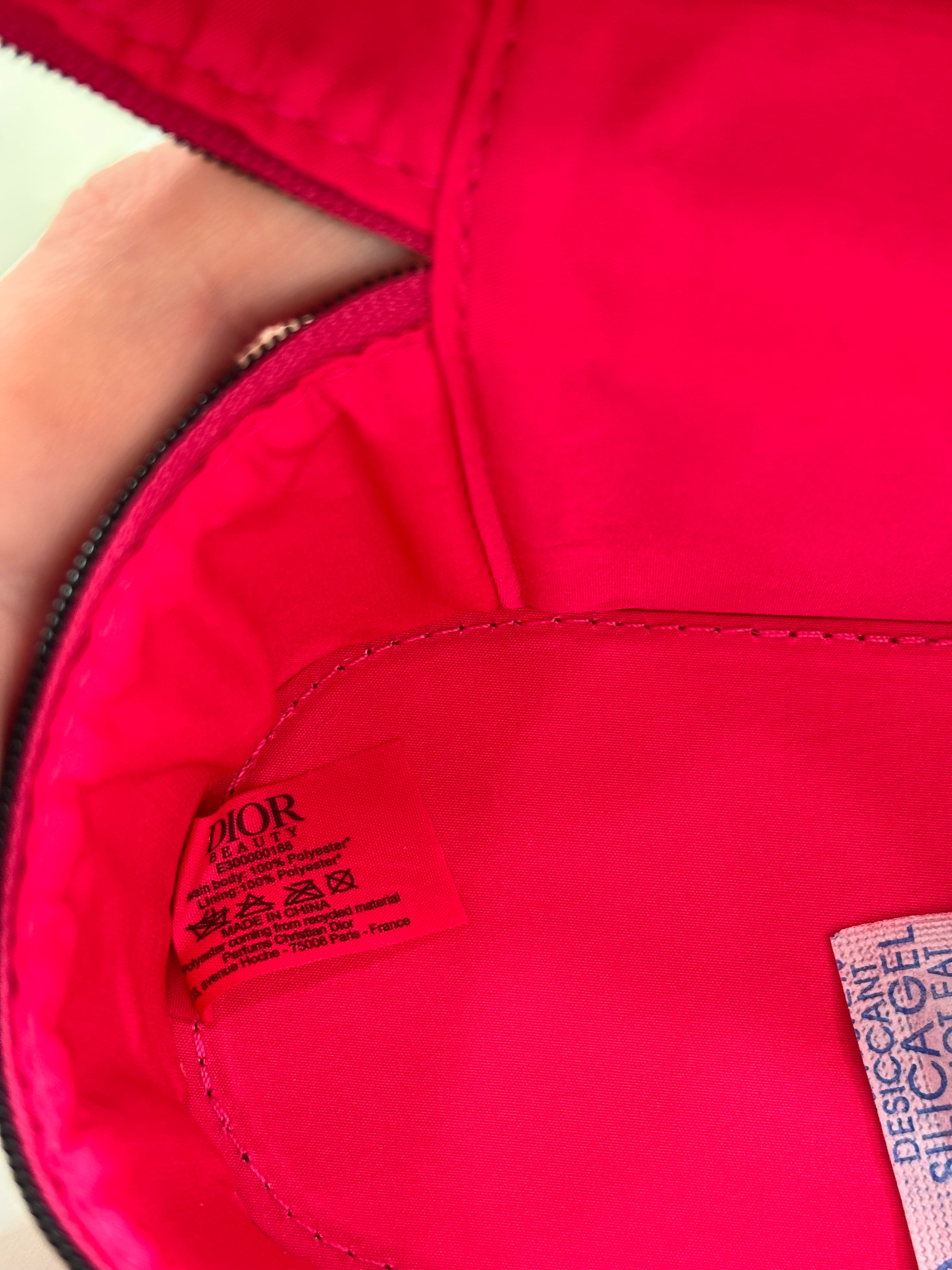 Pochette Dior + gel mani