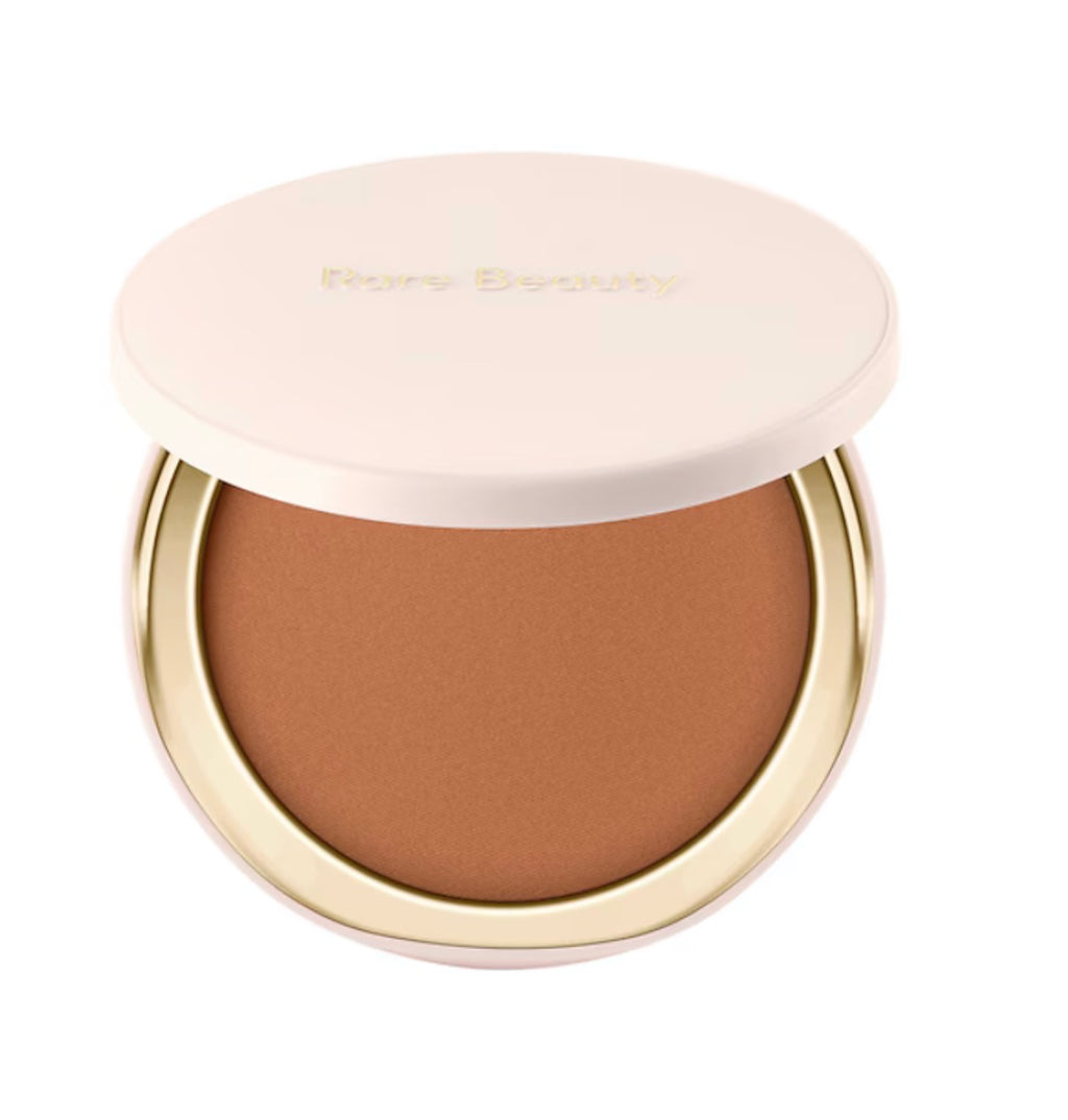 Polvere abbronzante opaca e delicata rare  beauty