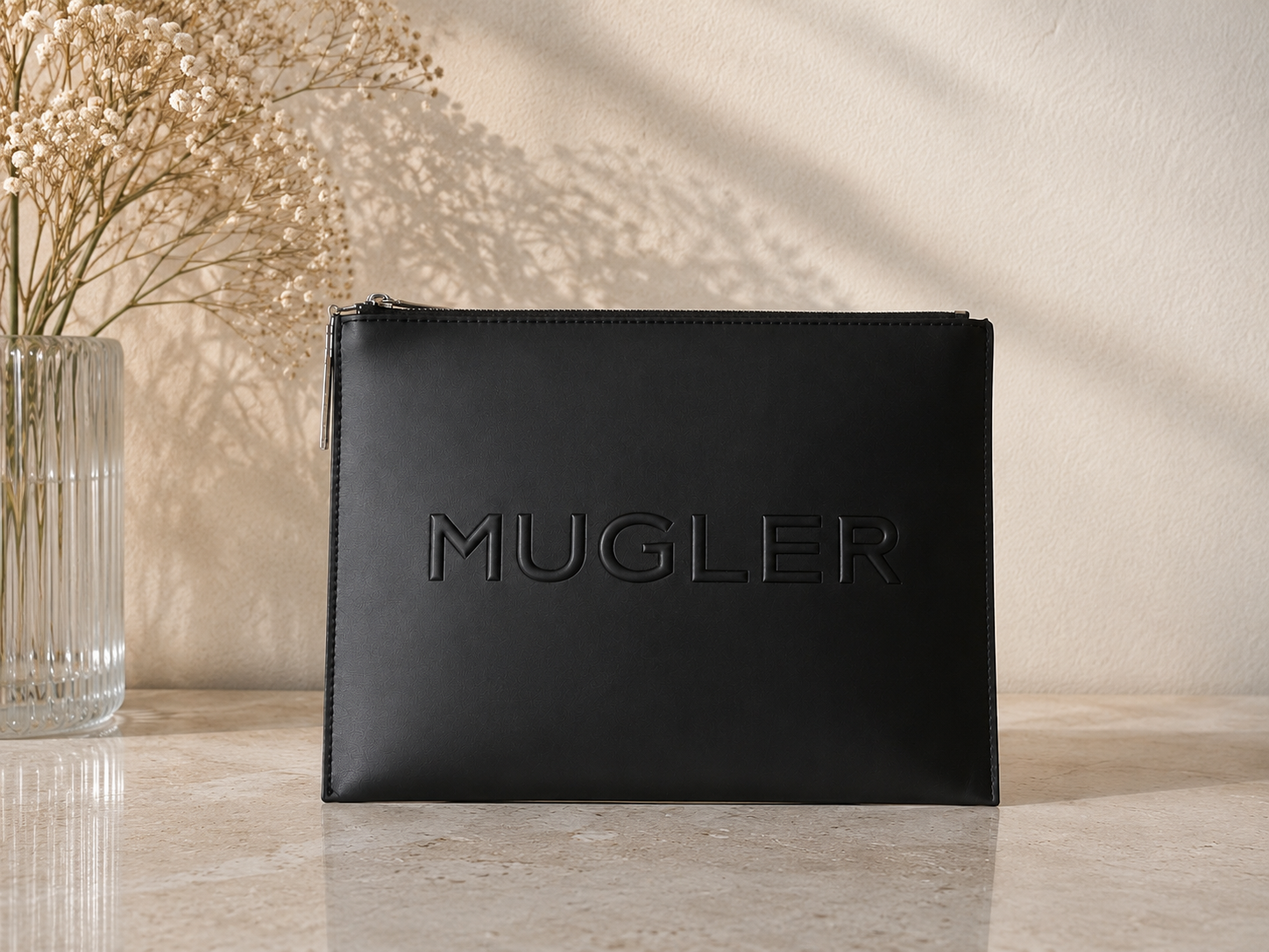 Pochette MUNGLER nera - LOGO IN RILIEVO