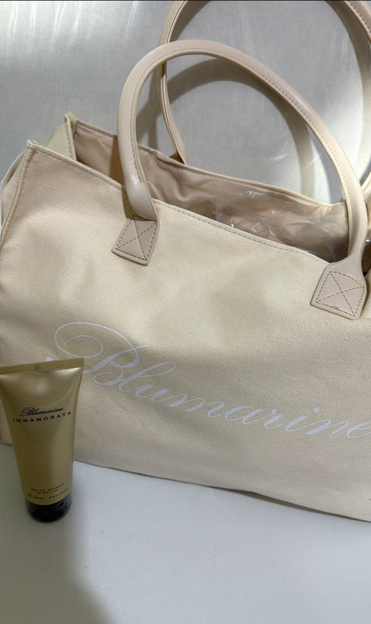 Borsa + bagnoschiuma blumarine