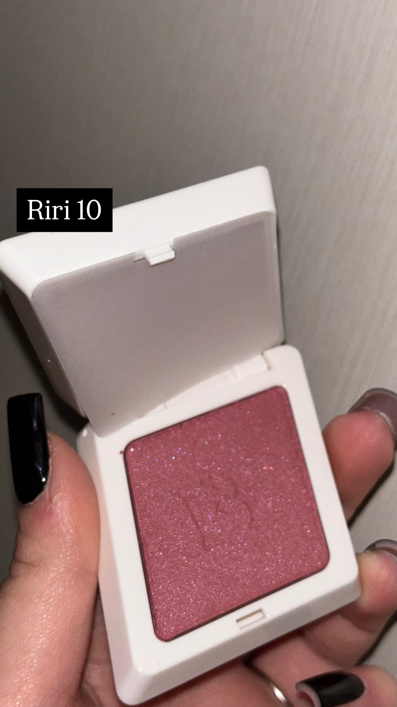 Blush è illuminante di fenty POLVERE